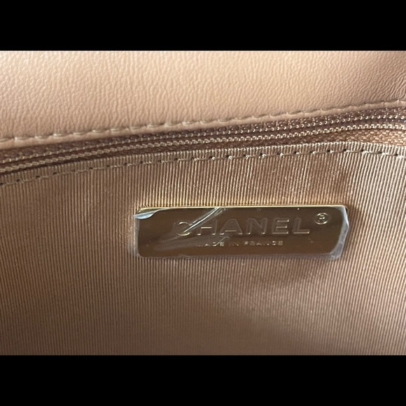 Chanel 19 small 21K caramel in brand new condition. It’s a full set - Picture 13 of 16